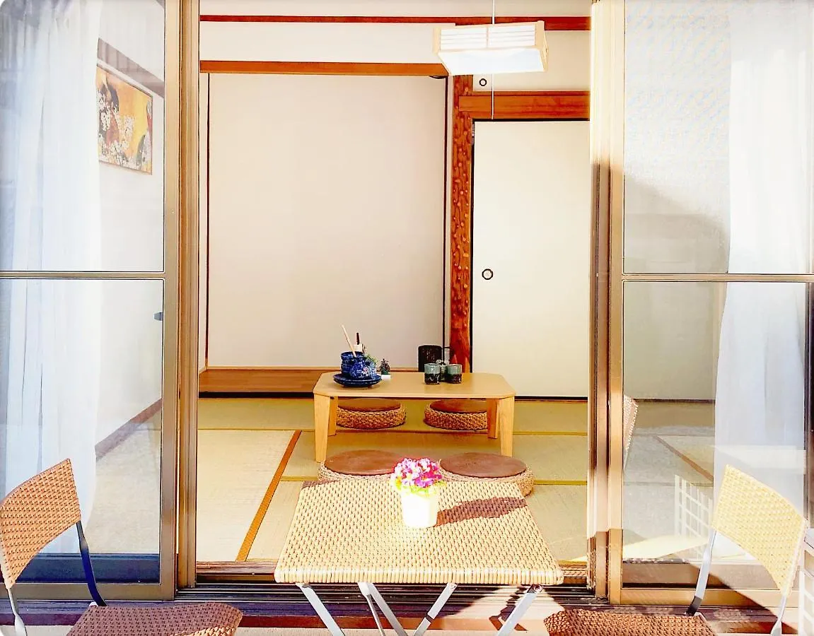 Louis House: Shinjuku-Shibuya Convenience, Steps from Subway Hotel Tokyo Guest house