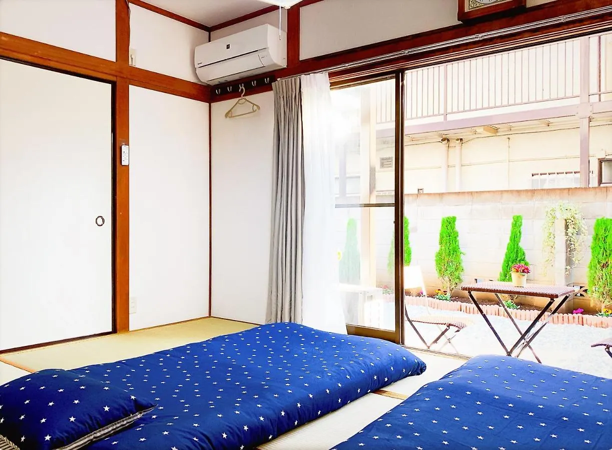 Louis House: Shinjuku-Shibuya Convenience, Steps from Subway Hotel Tokyo 0*,