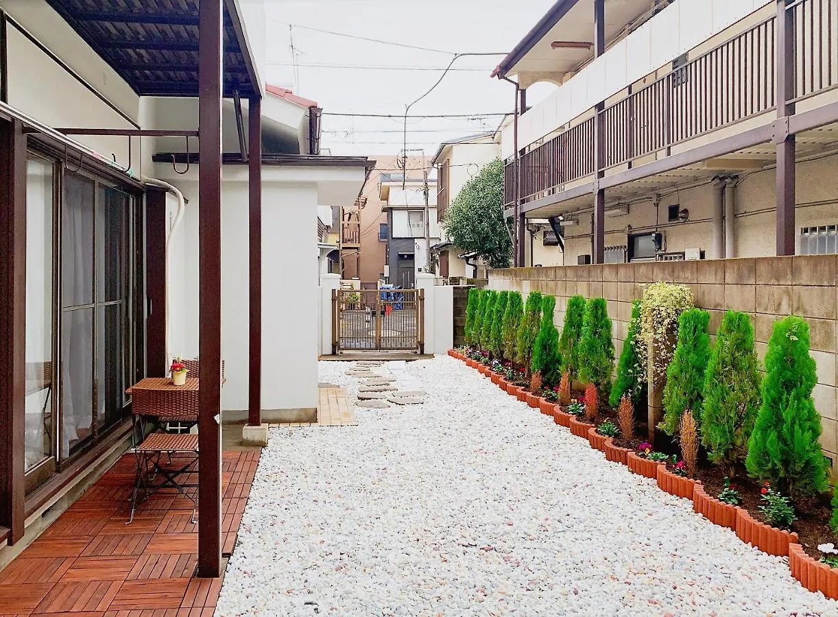 Louis House: Shinjuku-Shibuya Convenience, Steps from Subway Hotel Tokyo 0*,