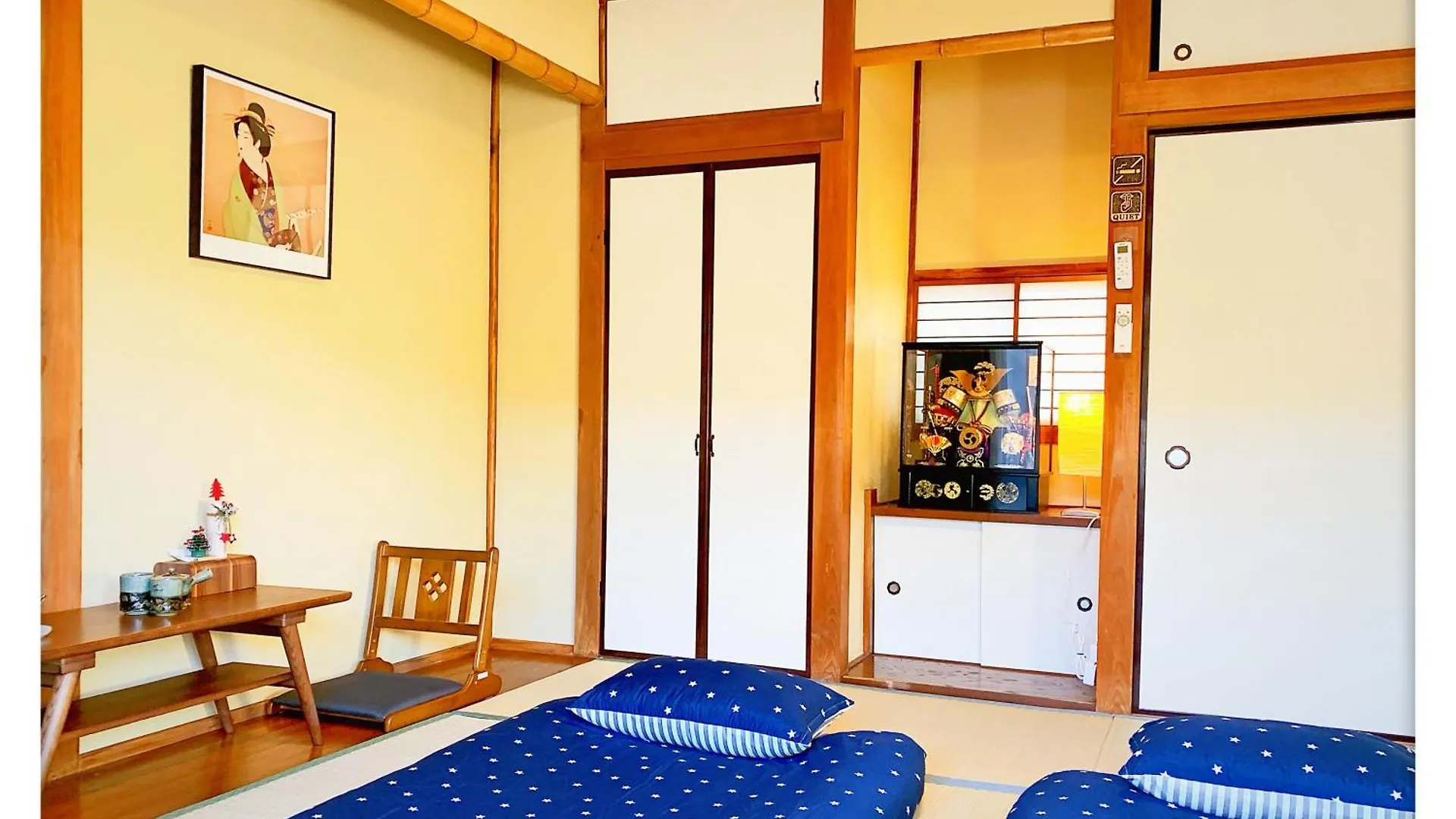 Guest house Louis House: Shinjuku-Shibuya Convenience, Steps from Subway Hotel Tokyo Japan