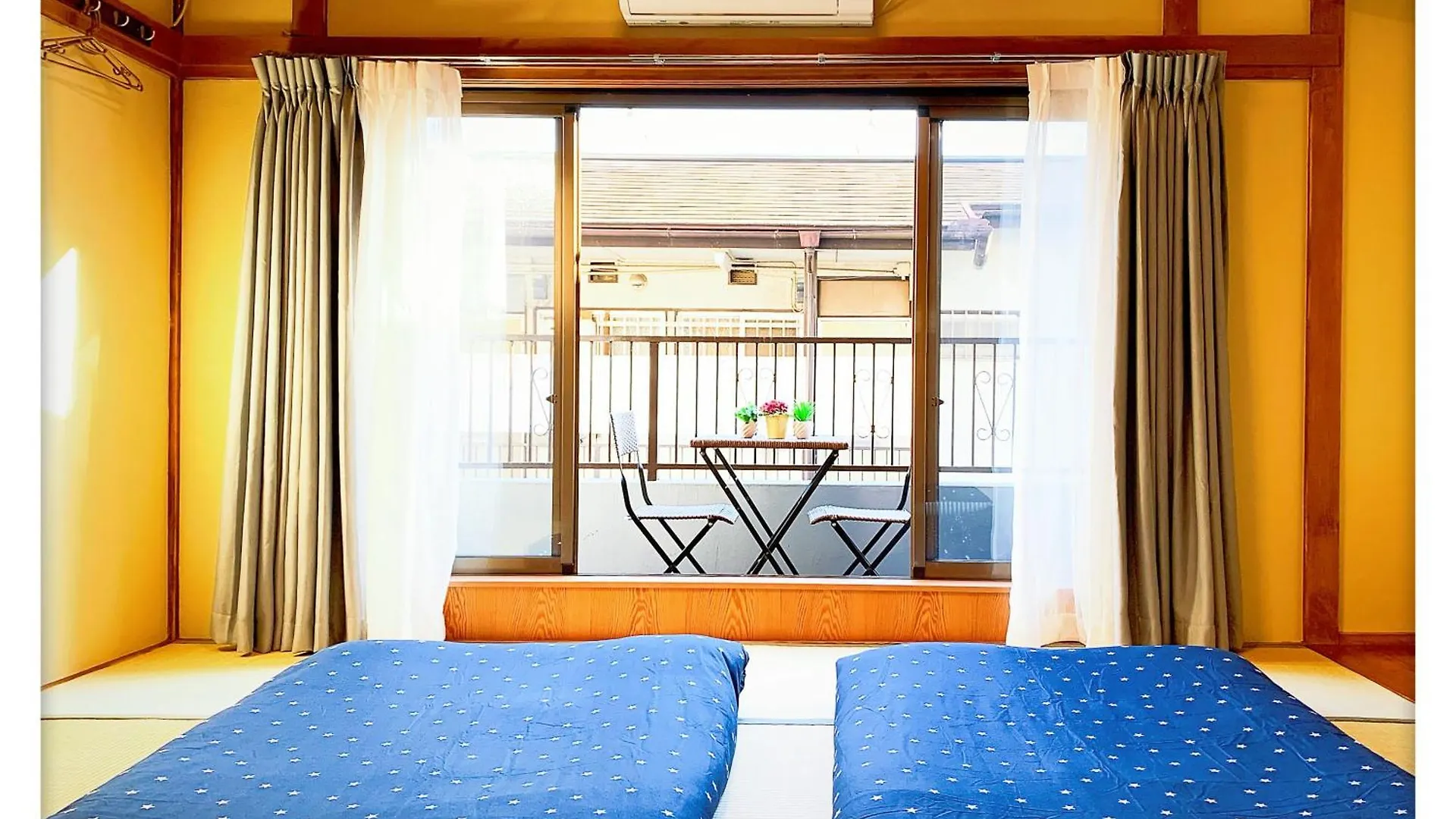 Louis House: Shinjuku-Shibuya Convenience, Steps from Subway Hotel Tokyo Guest house