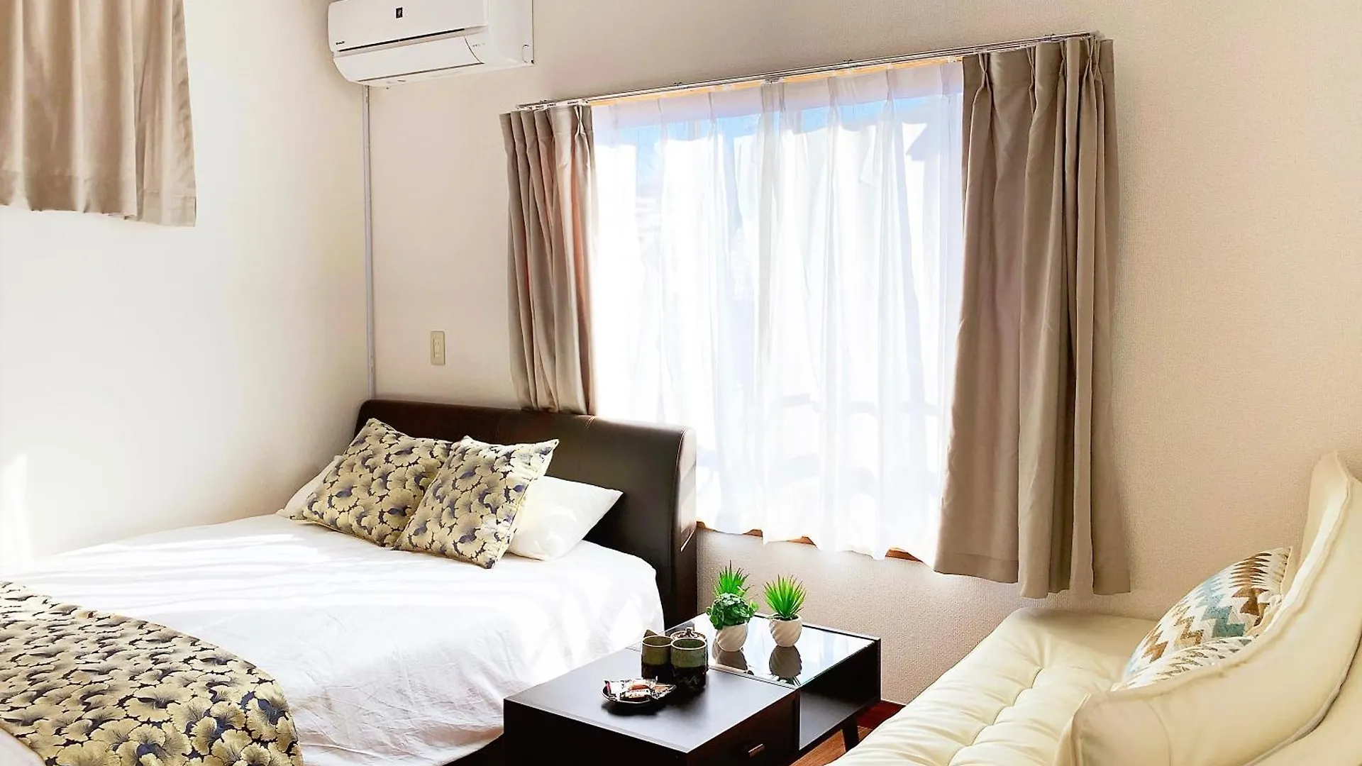 Louis House: Shinjuku-Shibuya Convenience, Steps from Subway Hotel Tokyo 0*,  Japan
