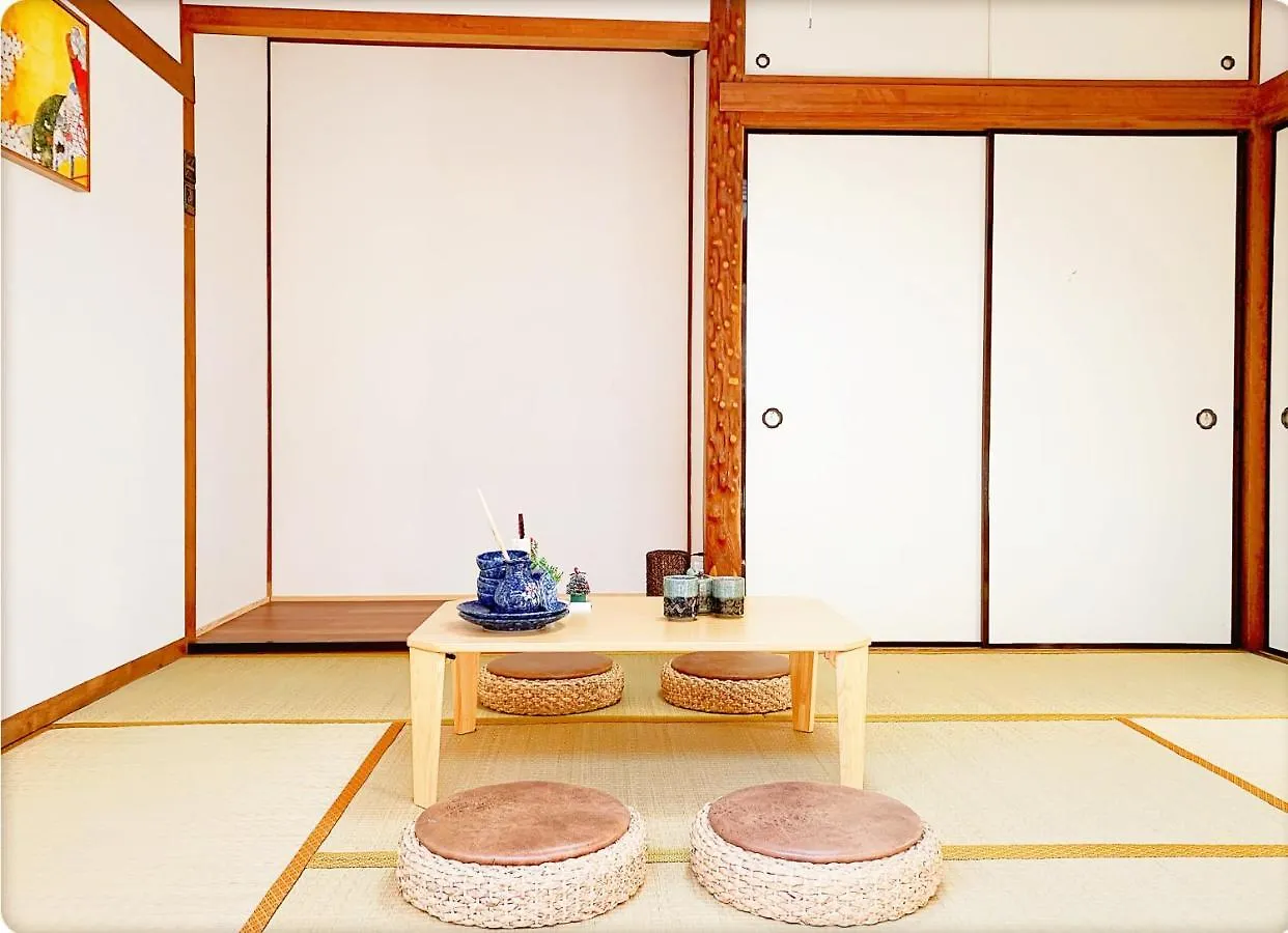 Guest house Louis House: Shinjuku-Shibuya Convenience, Steps from Subway Hotel Tokyo
