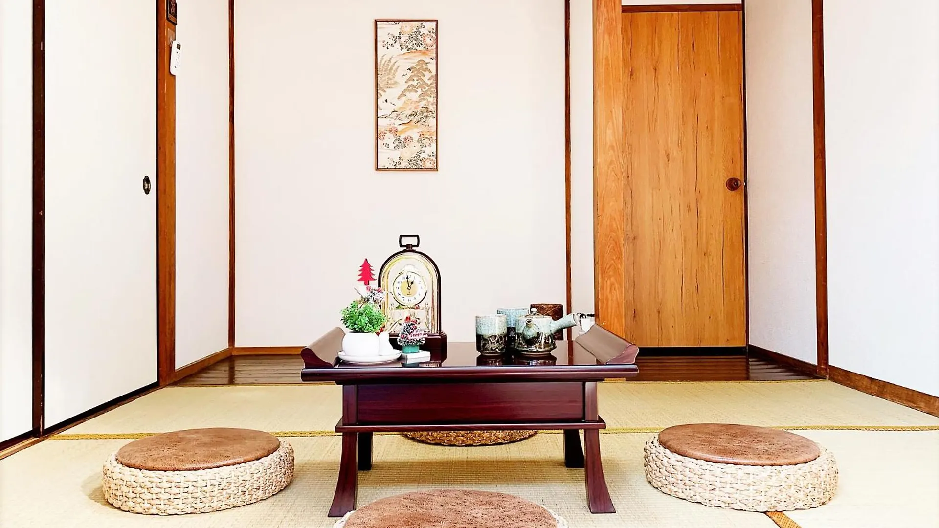 Guest house Louis House: Shinjuku-Shibuya Convenience, Steps from Subway Hotel Tokyo